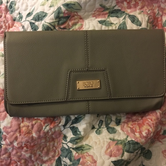 BCBG Clutch - Picture 1 of 4